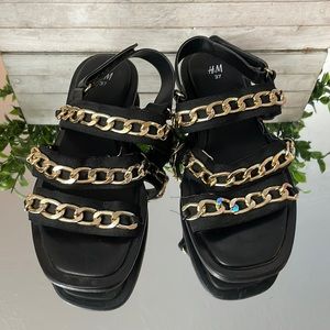 H&M black sandals with gold chains